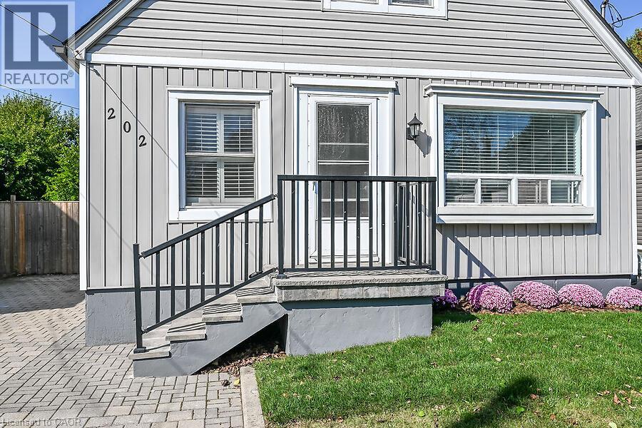 202 East 26th Street Property Photo 4