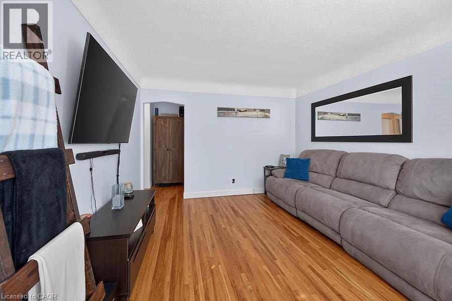 202 East 26th Street Property Photo 6