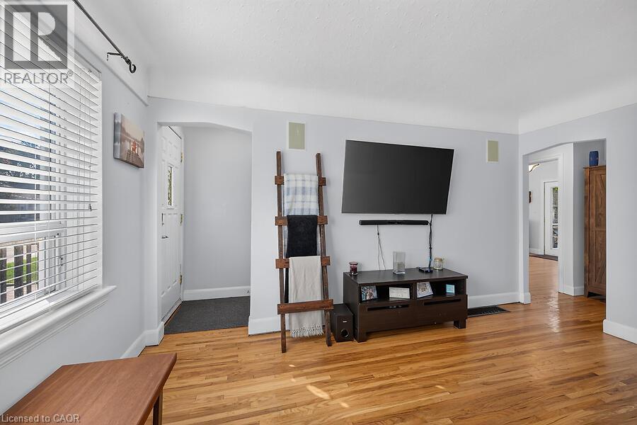 202 East 26th Street Property Photo 7