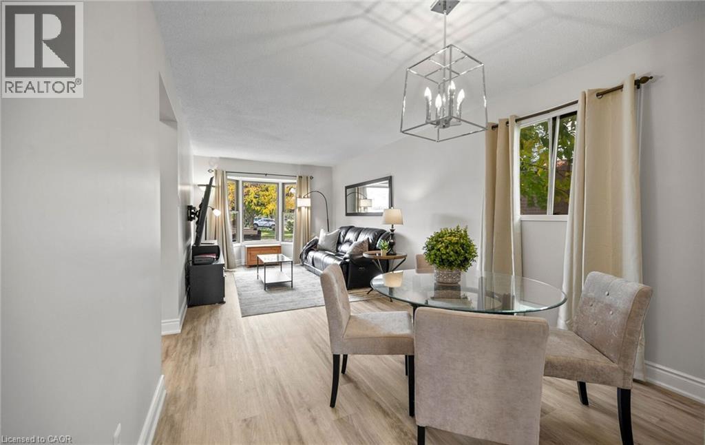 2092 Hunt Crescent Property Photo 5