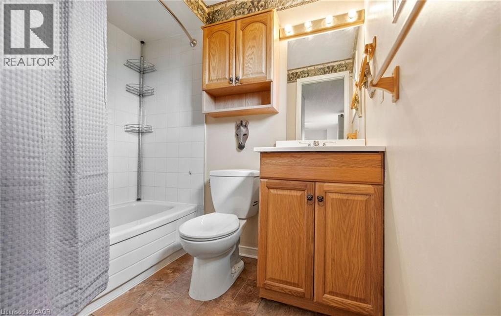 2092 Hunt Crescent Property Photo 25