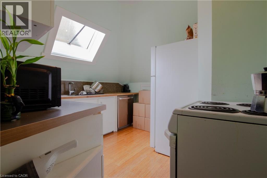 183 James Street S Property Photo 34