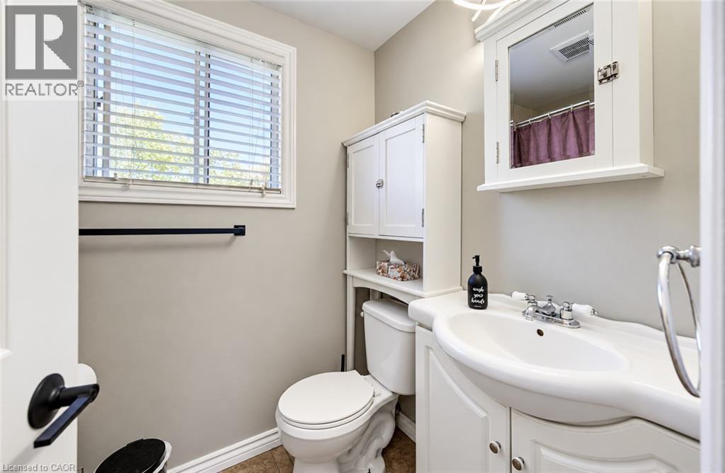 415 Bairstow Crescent Unit# 4 Property Photo 22