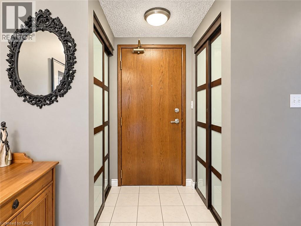 1276 Maple Crossing Boulevard Unit# 503 Property Photo 5