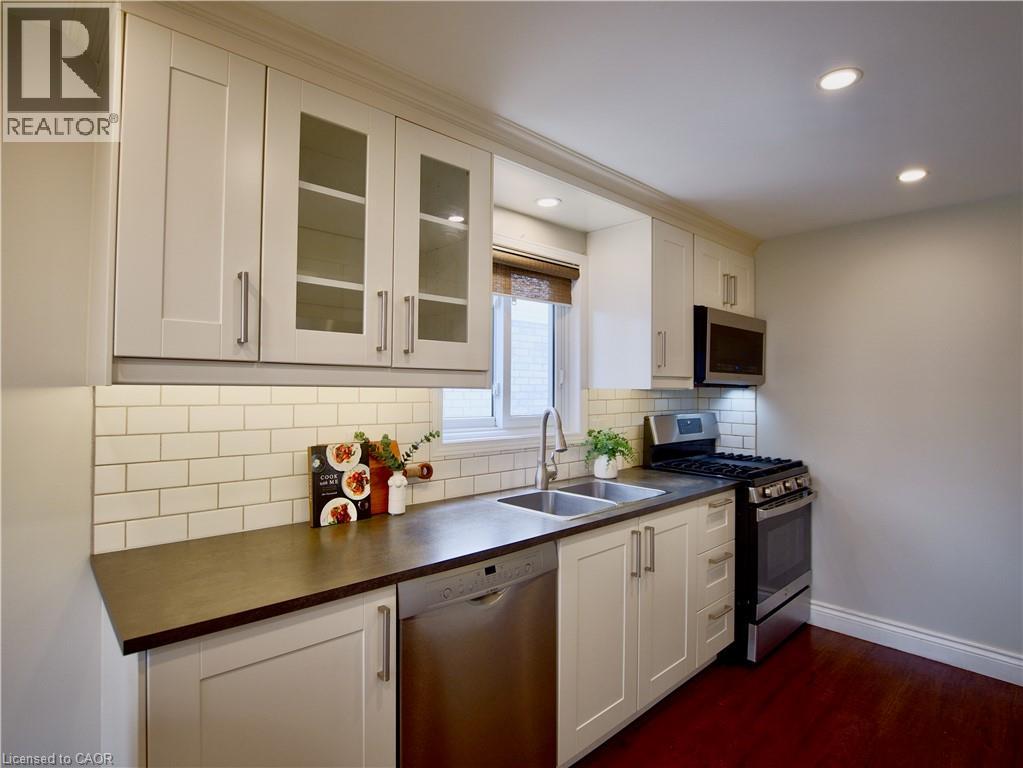 449 Exmoor Street Property Photo 7