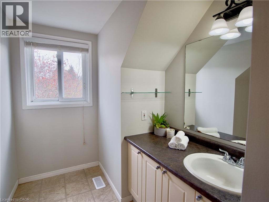 449 Exmoor Street Property Photo 17