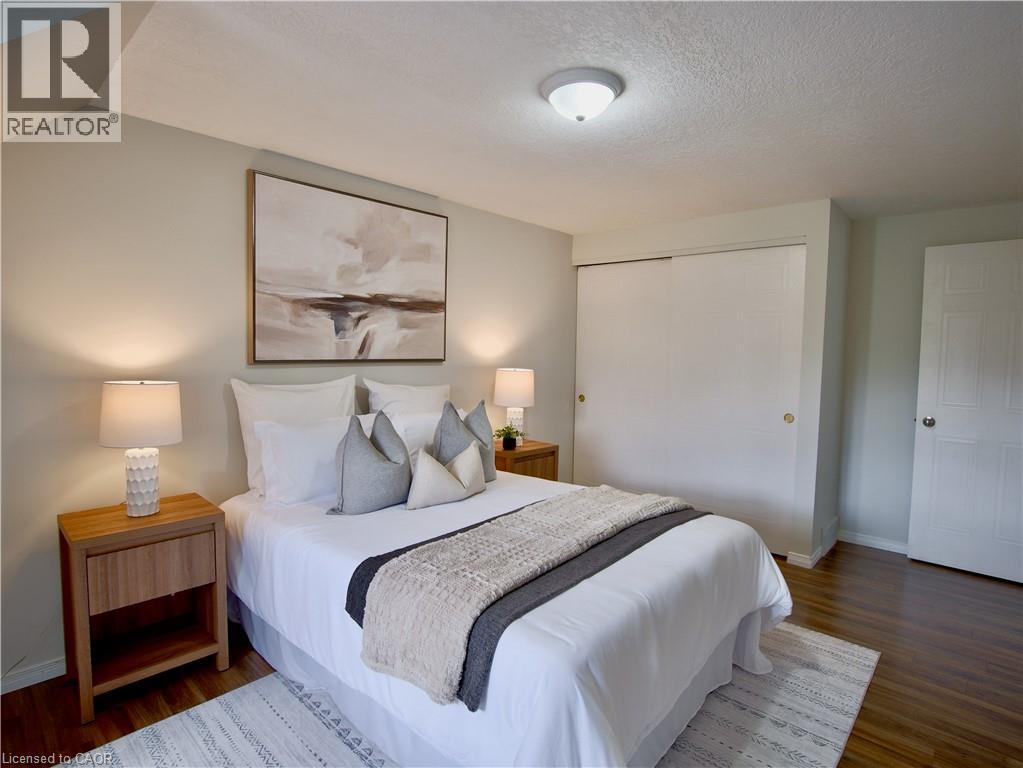 449 Exmoor Street Property Photo 21