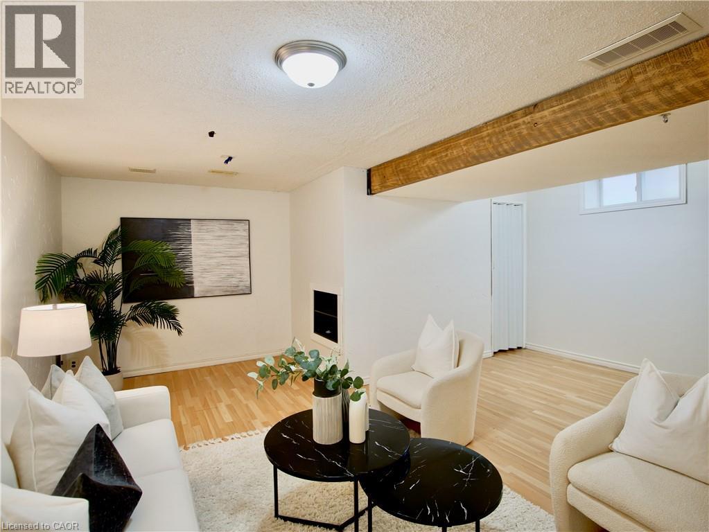 449 Exmoor Street Property Photo 31