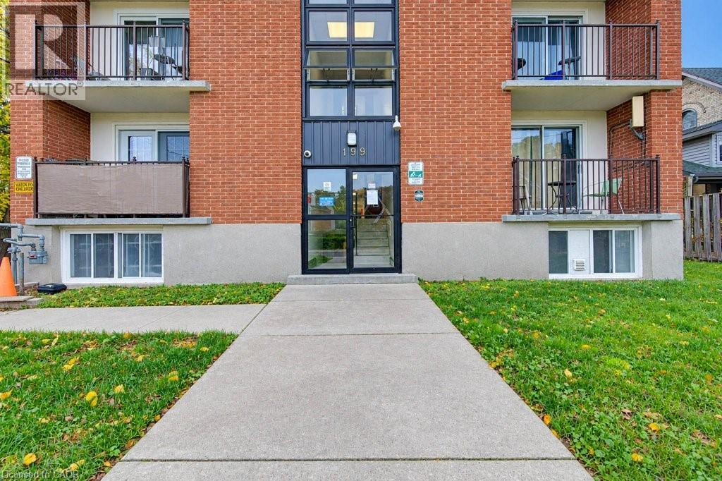 199 Ahrens Street W Property Photo 5