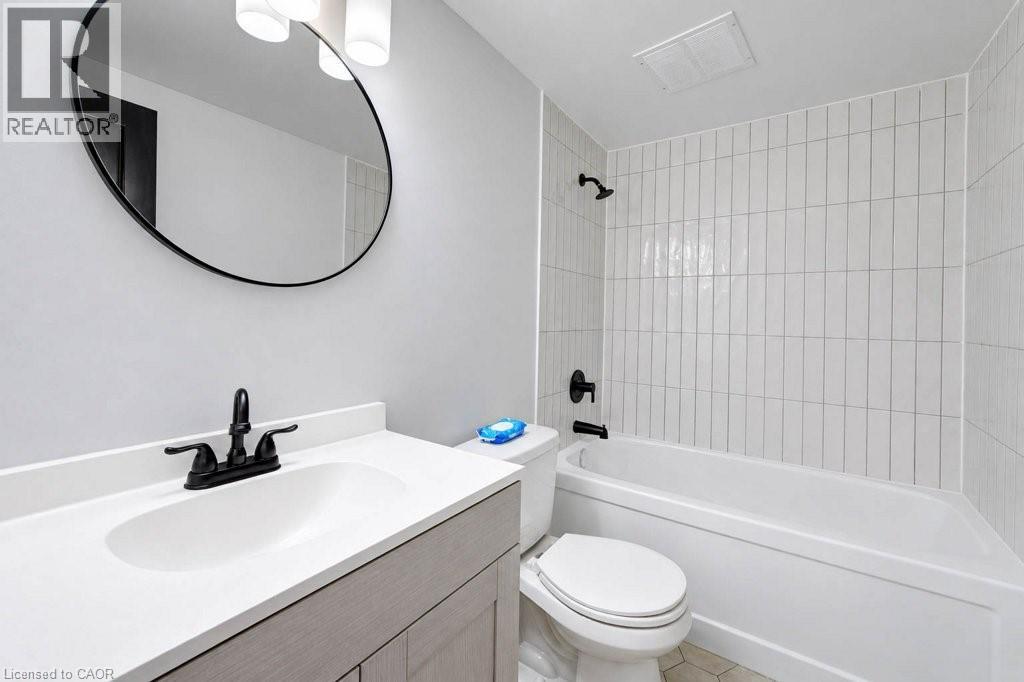 199 Ahrens Street W Property Photo 26