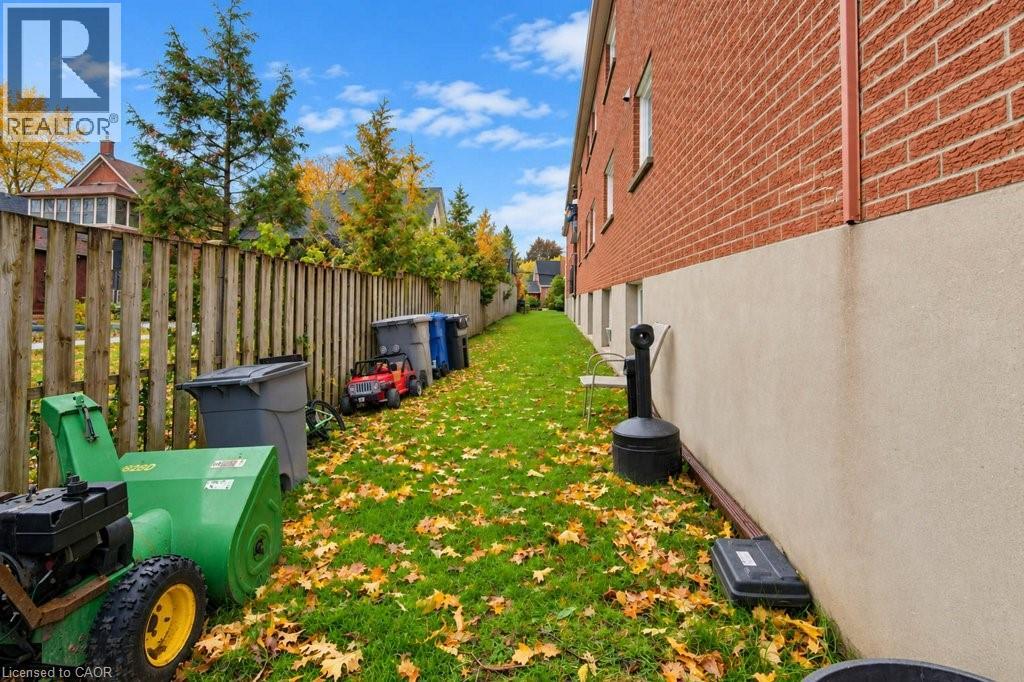 199 Ahrens Street W Property Photo 29