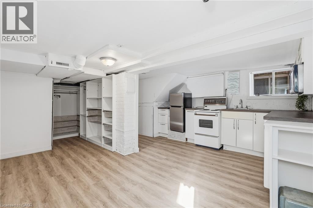 26 Sherman Avenue N Property Photo 14