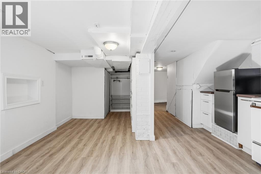 26 Sherman Avenue N Property Photo 16