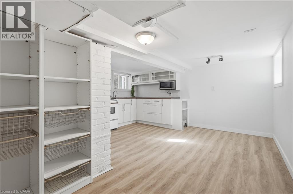 26 Sherman Avenue N Property Photo 17