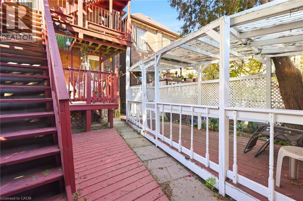26 Sherman Avenue N Property Photo 22