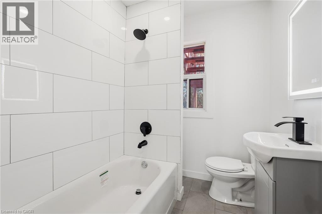26 Sherman Avenue N Property Photo 31