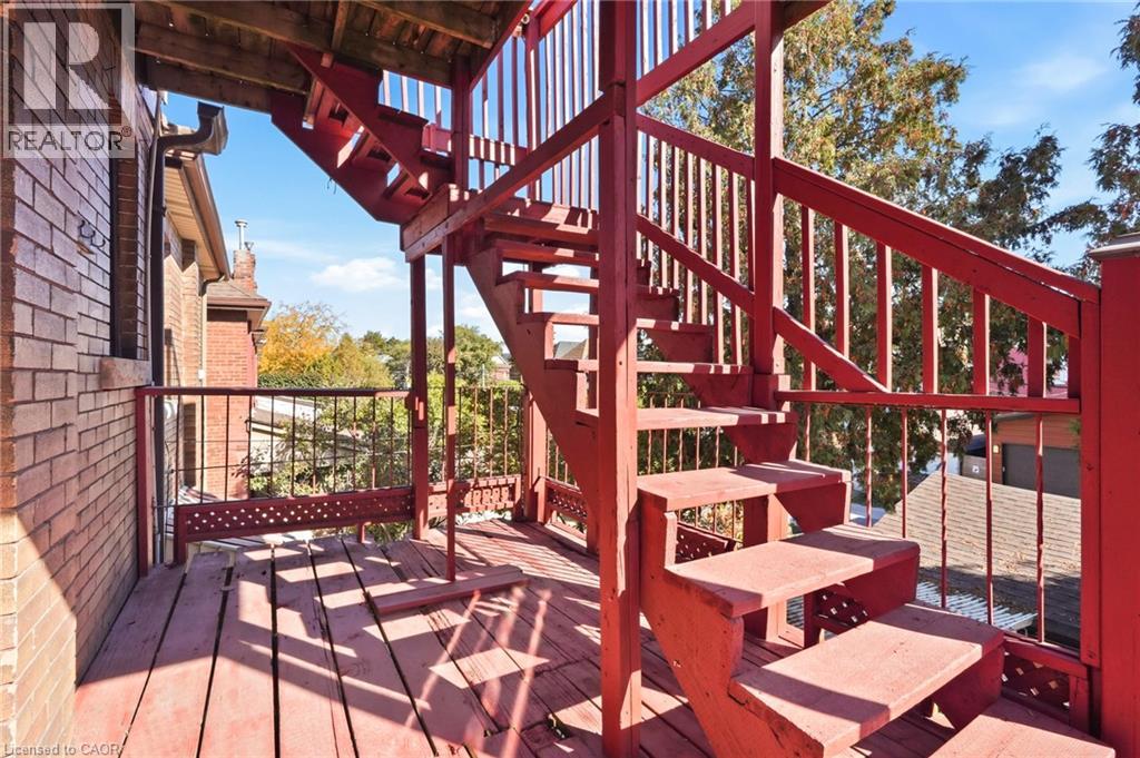 26 Sherman Avenue N Property Photo 32