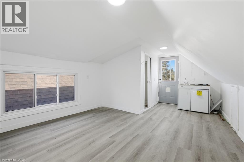 26 Sherman Avenue N Property Photo 35