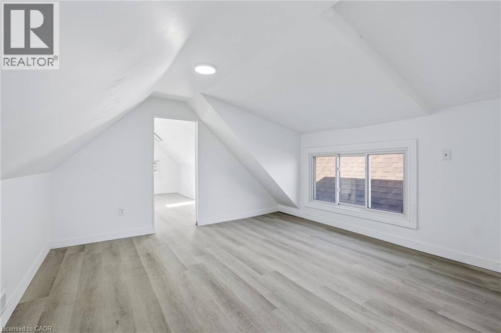 26 Sherman Avenue N Property Photo 36