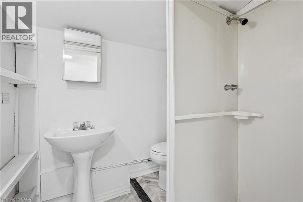 26 Sherman Avenue N Property Photo 39