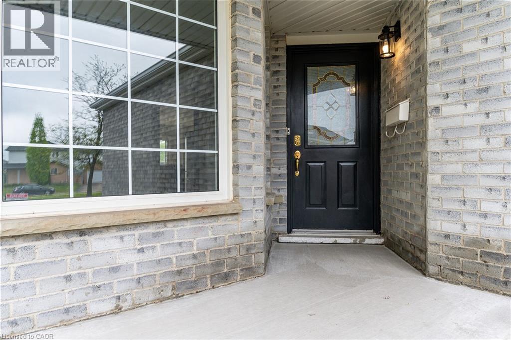 48 White Sands (upper) Court Unit# Upper Property Photo 3