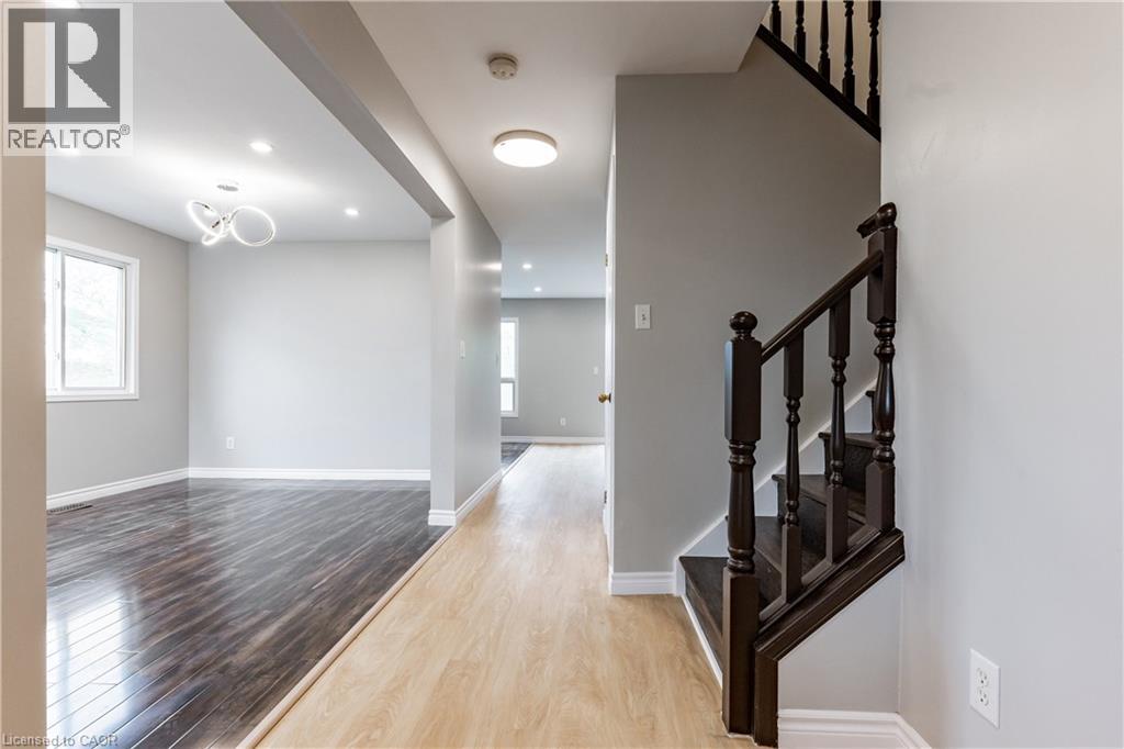 48 White Sands (upper) Court Unit# Upper Property Photo 5