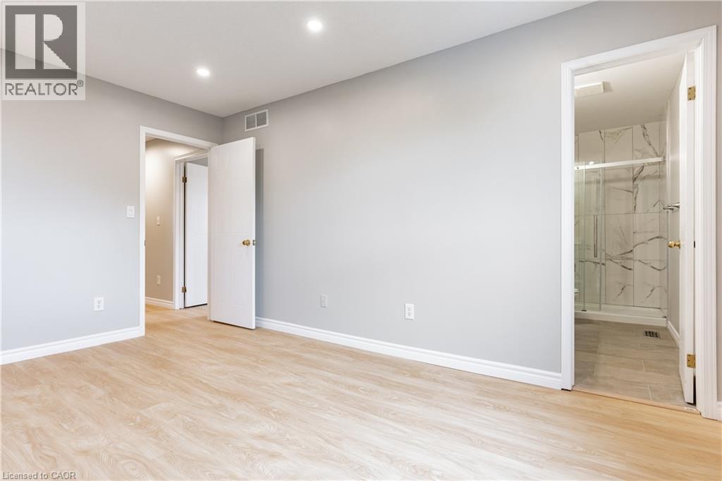 48 White Sands (upper) Court Unit# Upper Property Photo 17