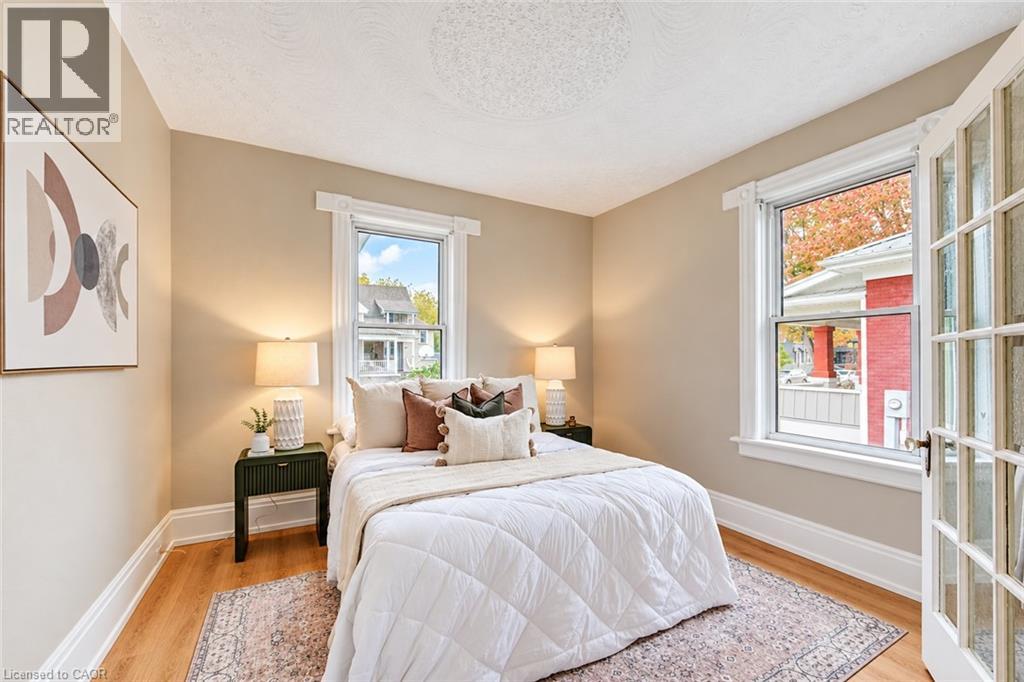 90 John Street E Property Photo 10