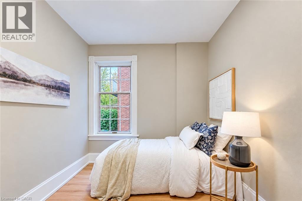 90 John Street E Property Photo 17
