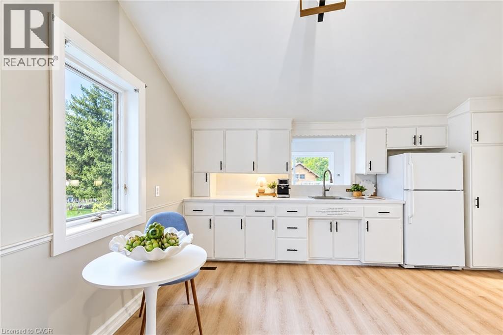 90 John Street E Property Photo 21
