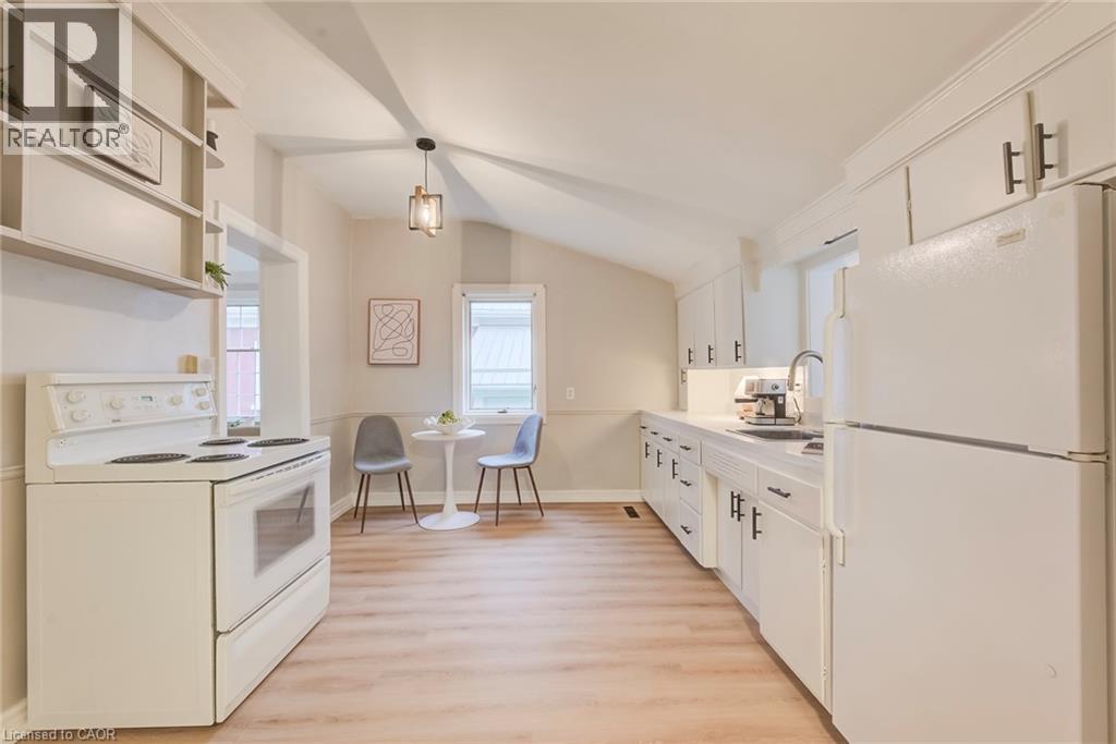 90 John Street E Property Photo 22