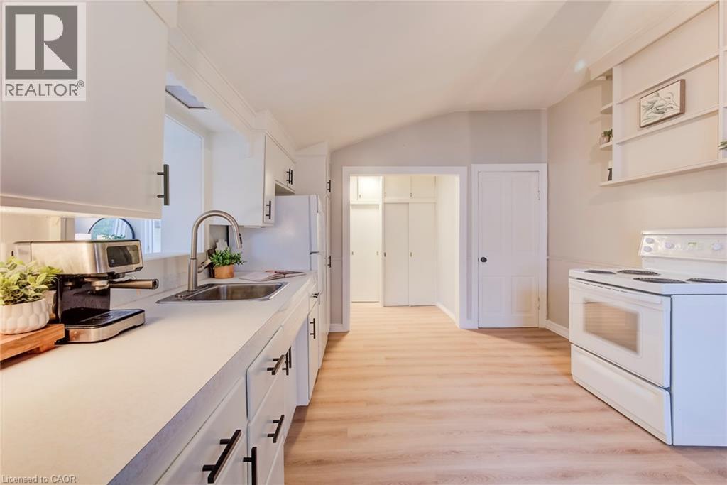 90 John Street E Property Photo 26
