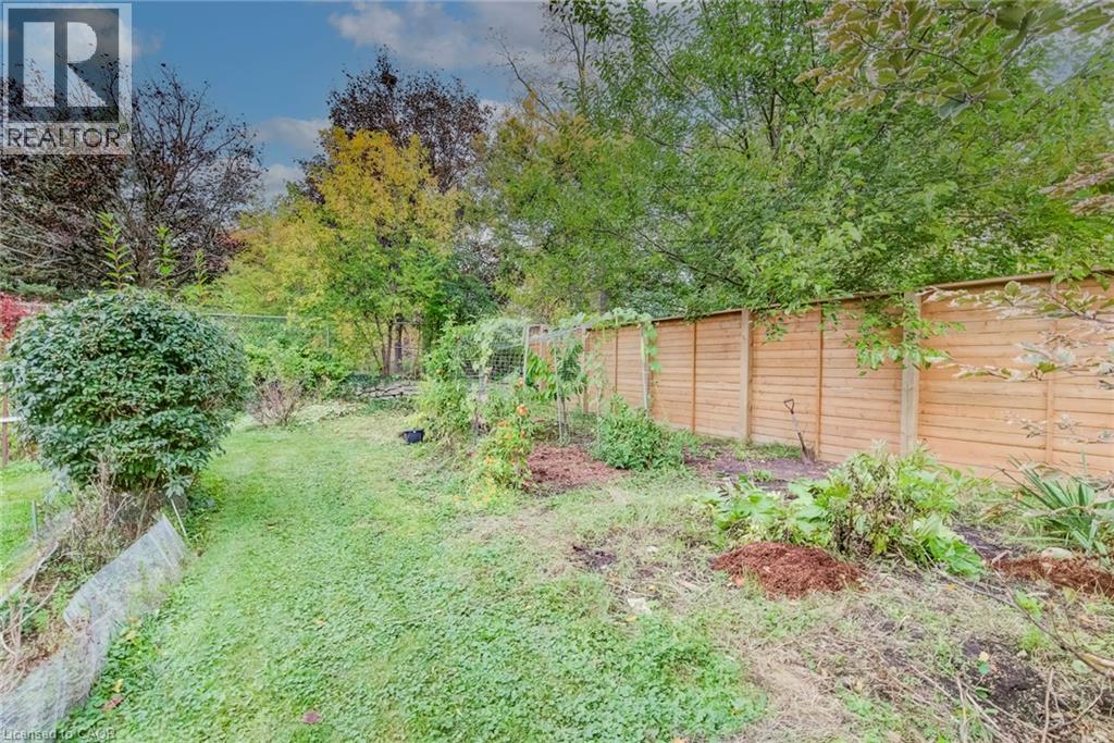 90 John Street E Property Photo 43