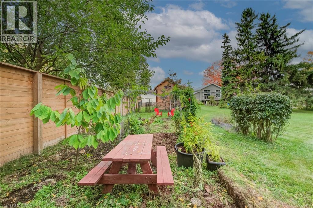 90 John Street E Property Photo 45