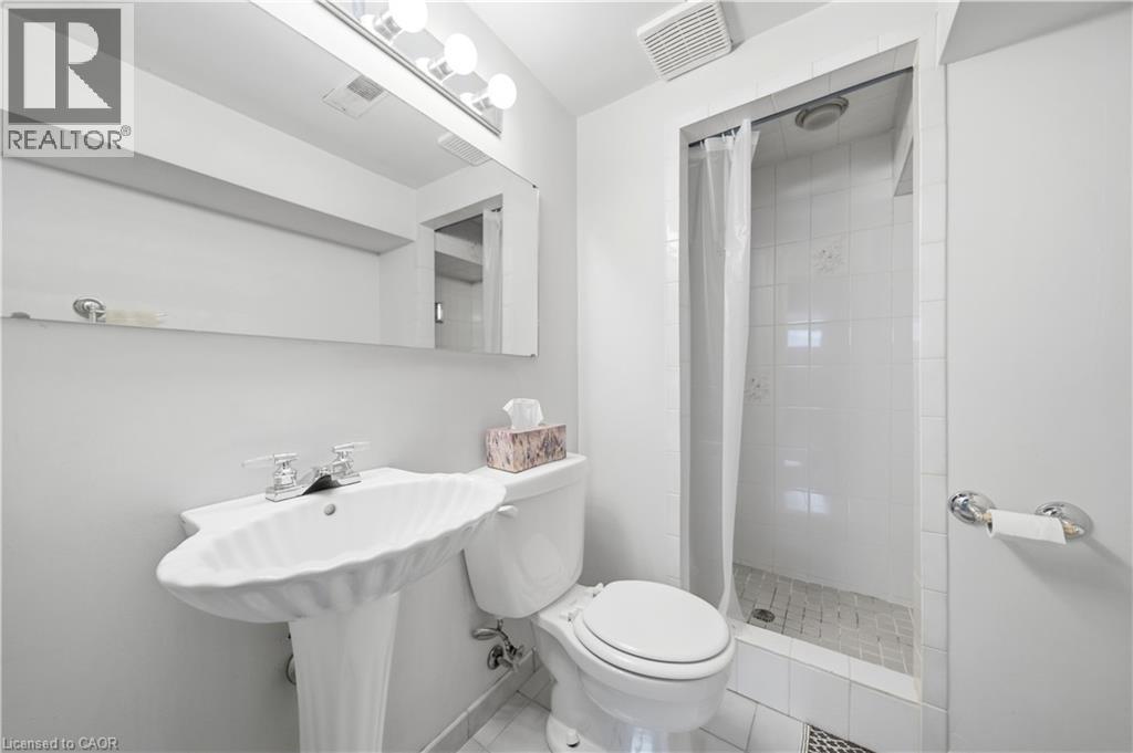 24 West 32nd Street Property Photo 35