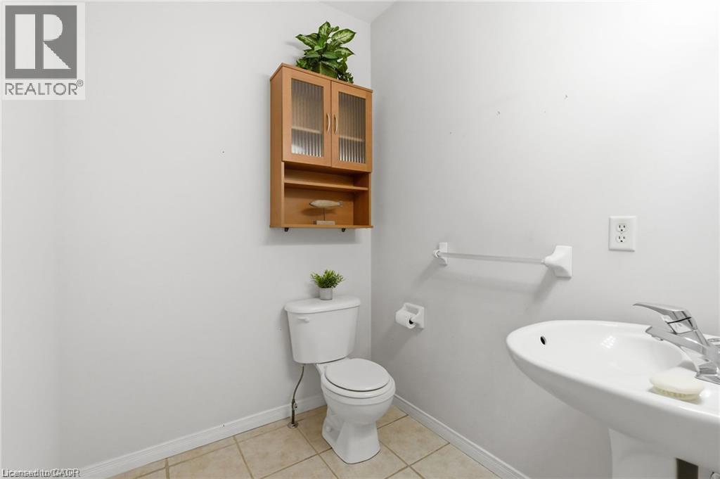 212 Stonehenge Drive Unit# 41 Property Photo 14