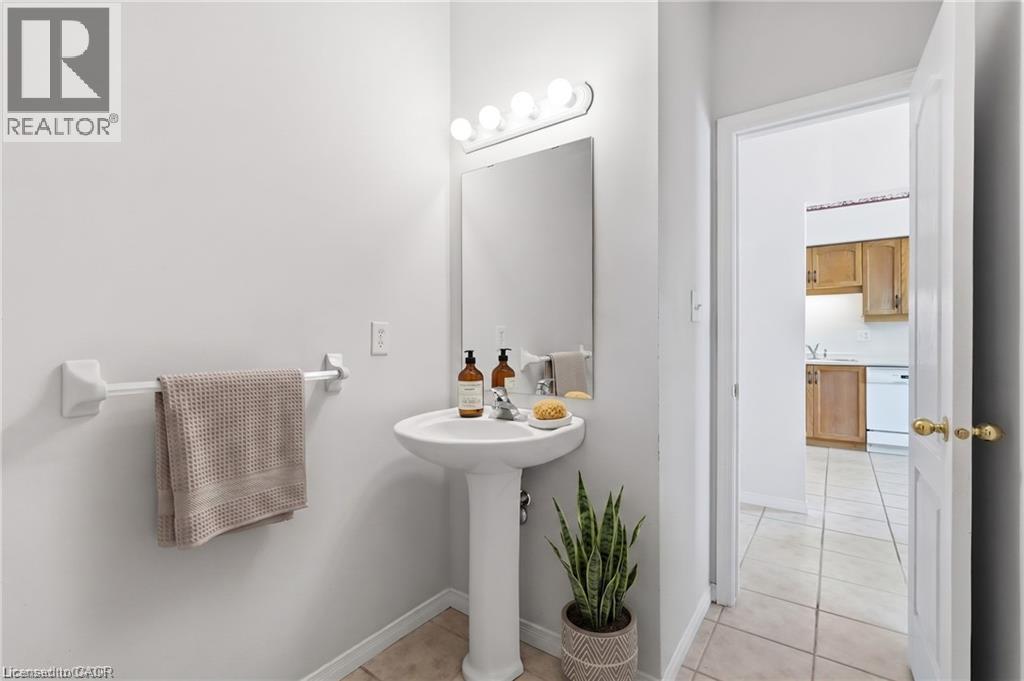 212 Stonehenge Drive Unit# 41 Property Photo 15