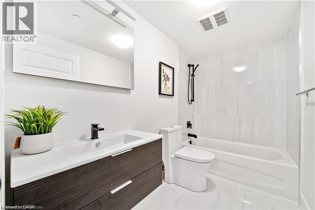 2 Dundas Street W Unit# 401 Property Photo 8
