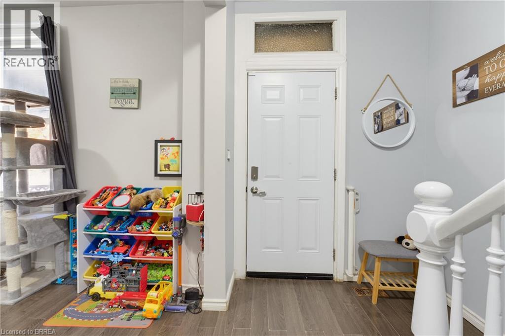 252 Dundas Street Property Photo 12