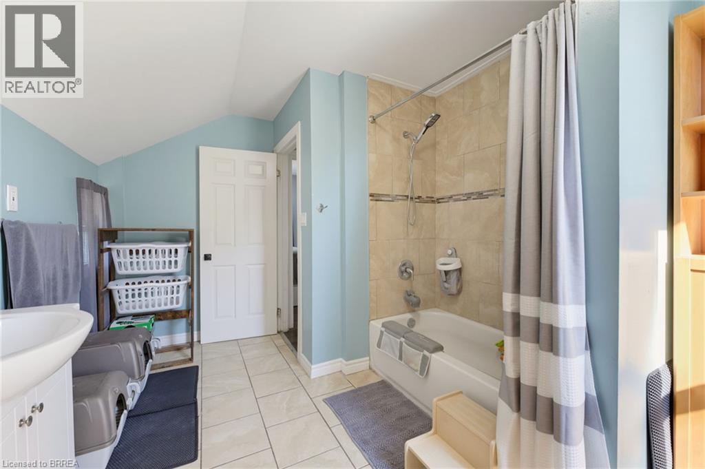 252 Dundas Street Property Photo 18