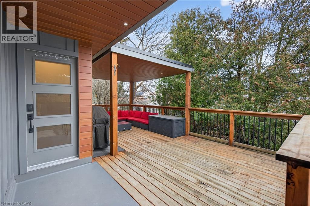 486 East 38th Street Property Photo 4