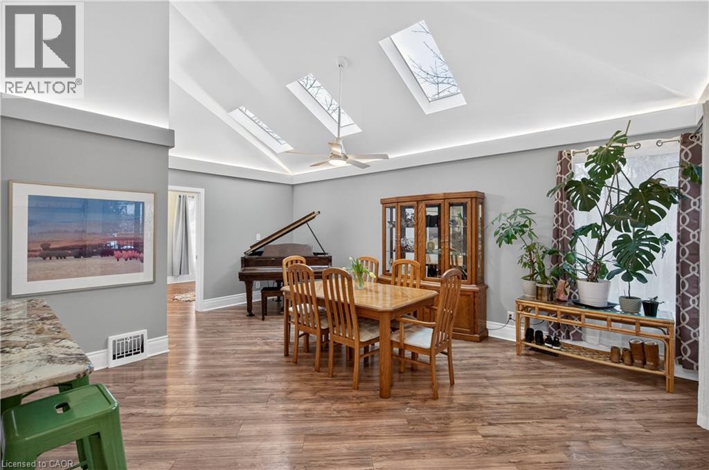 486 East 38th Street Property Photo 7