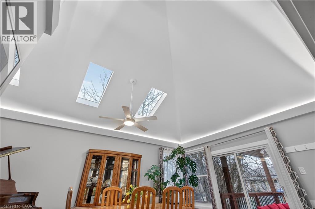 486 East 38th Street Property Photo 8