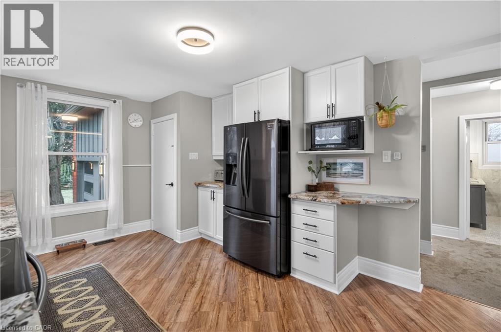 486 East 38th Street Property Photo 19