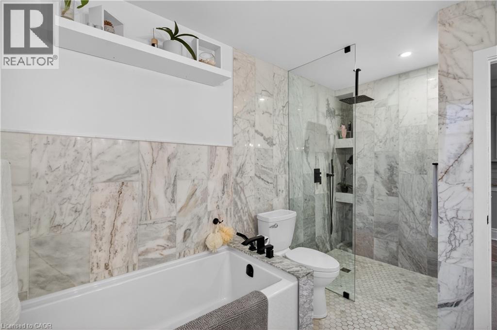 486 East 38th Street Property Photo 27