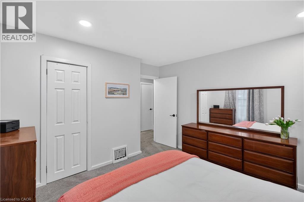 486 East 38th Street Property Photo 30