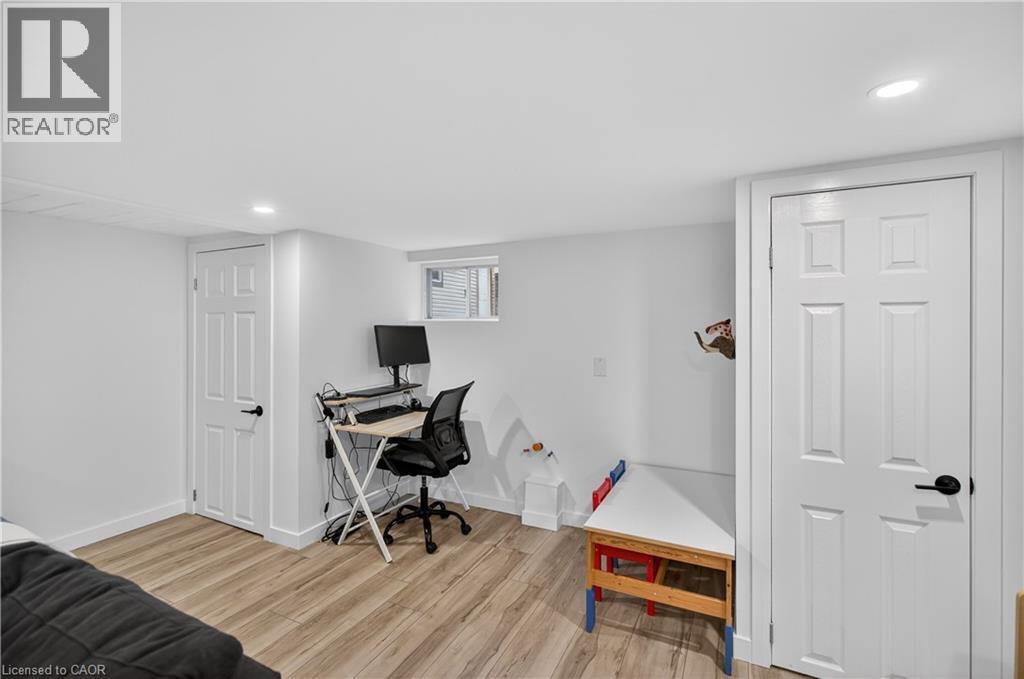 486 East 38th Street Property Photo 38