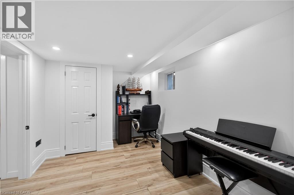 486 East 38th Street Property Photo 41
