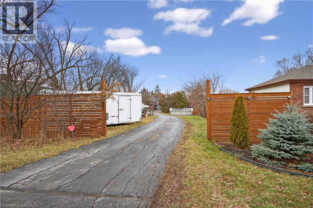 486 East 38th Street Property Photo 46