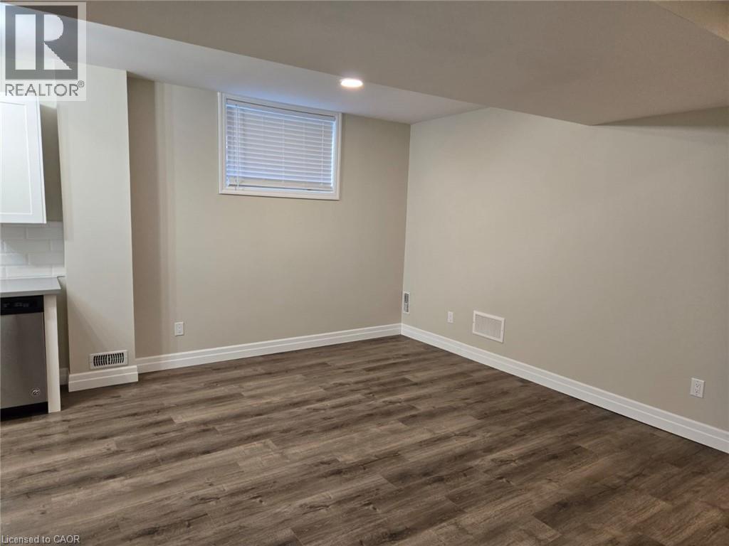 160 Beck Street Unit# Lower Property Photo 3